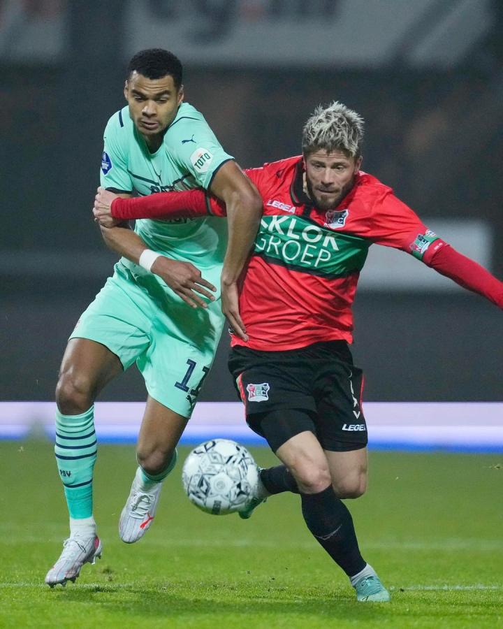 扭伤和骨骼 扭伤和骨骼