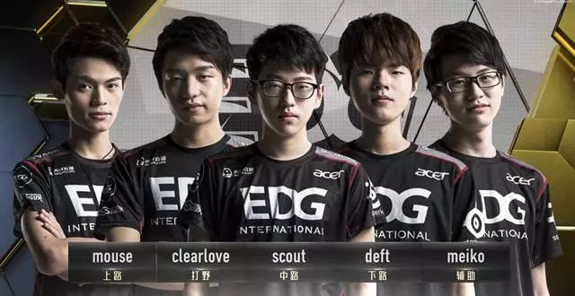 与半空间穿 与半空间穿